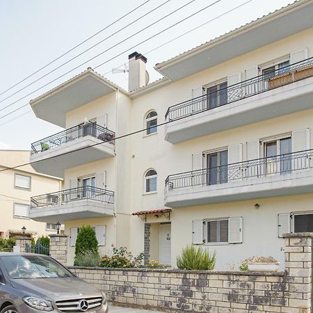 La Casa - Traditionally Elegant Apt 38M2 W Prk Grd Giannina Esterno foto