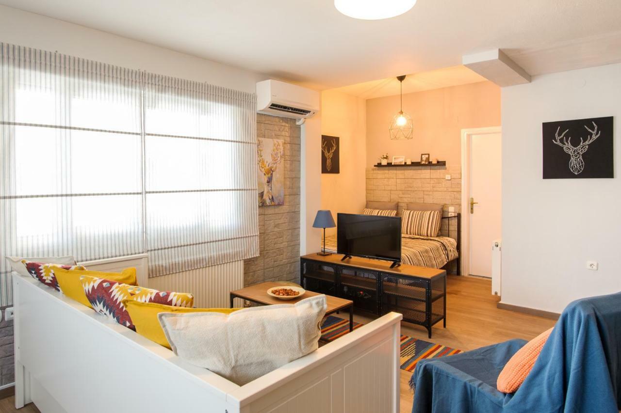 La Casa - Traditionally Elegant Apt 38M2 W Prk Grd Giannina Esterno foto