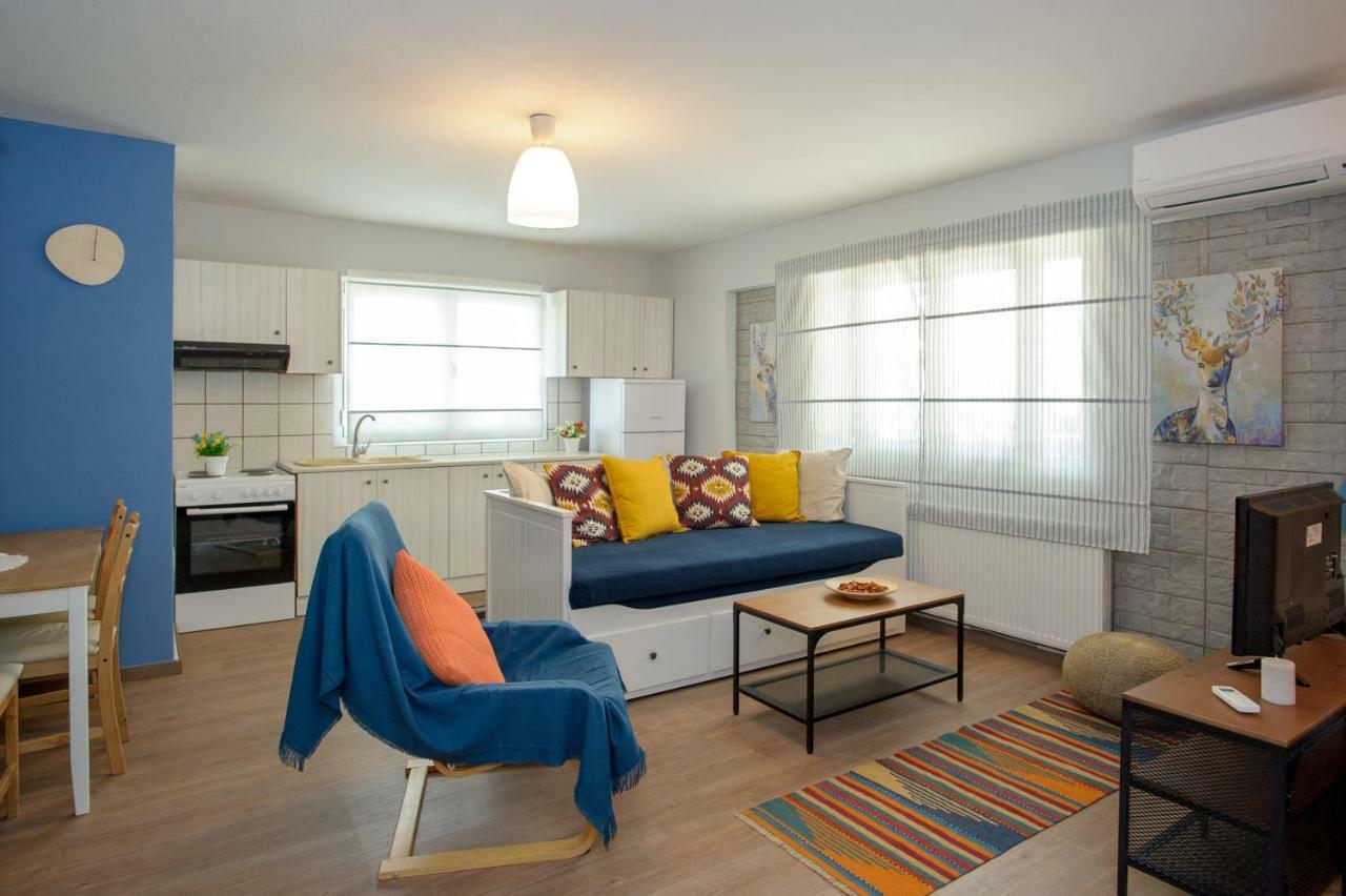 La Casa - Traditionally Elegant Apt 38M2 W Prk Grd Giannina Esterno foto
