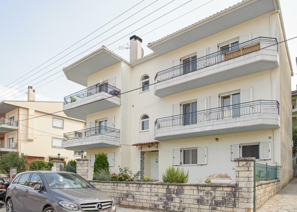 La Casa - Traditionally Elegant Apt 38M2 W Prk Grd Giannina Esterno foto